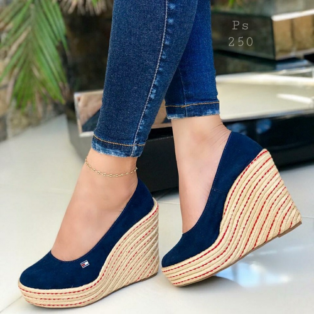 Women's platform